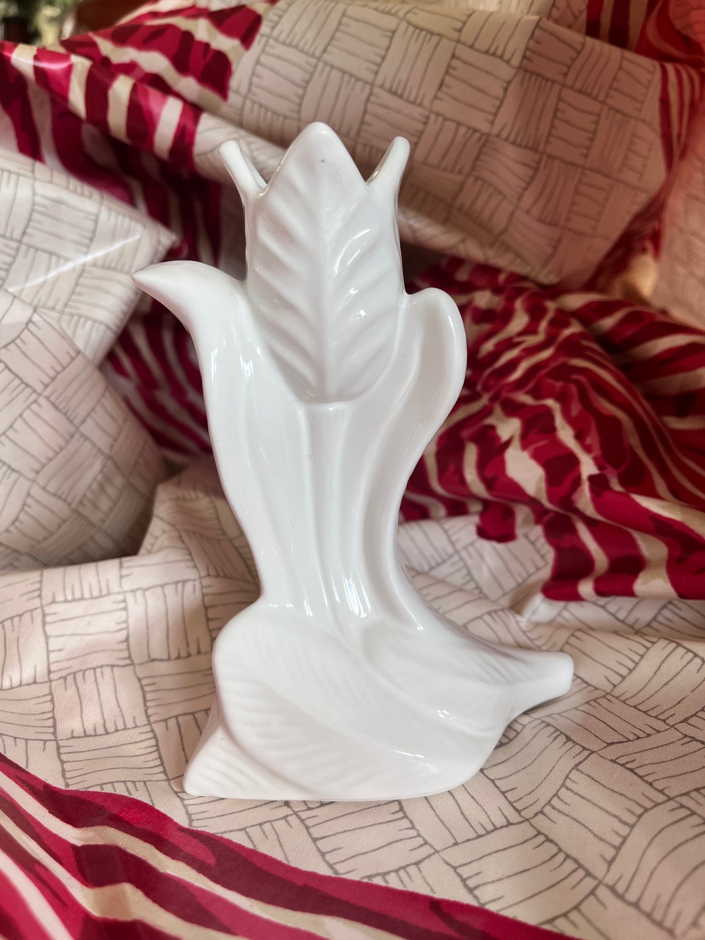 White Vintage Tulip Vase