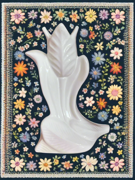 White Vintage Tulip Vase