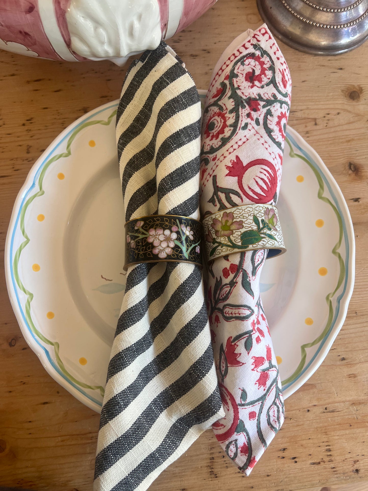 Cloisonne Style Napkin Ring Set